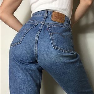 SOLD VTG Levi’s 501 high waisted jeans